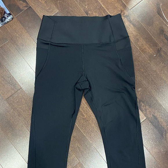 GAP compression workout leggings 7/8 EUC - Picture 3 of 8